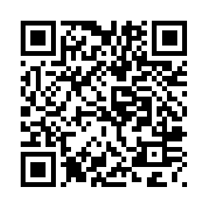 连忆晨挥动的双臂一下子被他圈住二维码生成