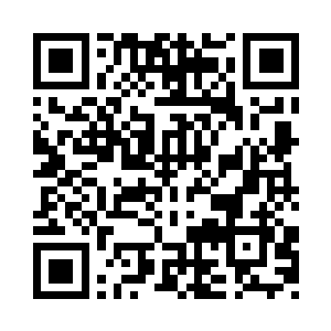 连忆晨豪气的把烤串递给身边的男人二维码生成