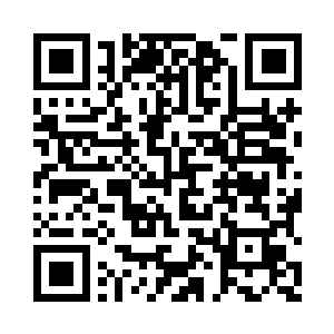 连忙让一个服务员带自己去个清净一些的地方二维码生成