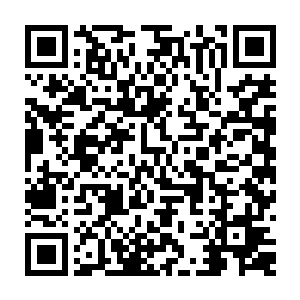 连离他们有些距离的木萦也能看见小宁细白的腰肢和已经露出来的粉粉的胸衣二维码生成