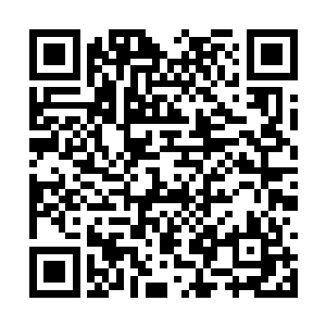 适才如同鬼魔一般的黄盖忽然好像失去了所有力量二维码生成