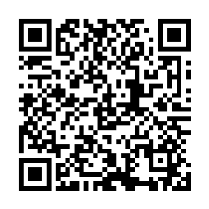 透过那不时被风吹扬起的车帘还是有留意到路上的某些记号二维码生成