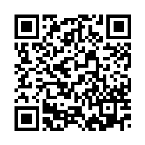 通晓激动的在自己的书上写写画画二维码生成