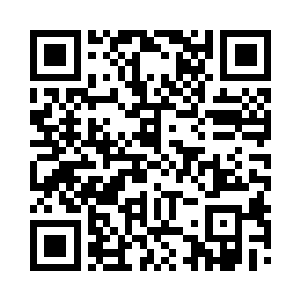 通过不同的视角飞快回溯着自己上一世的生活二维码生成