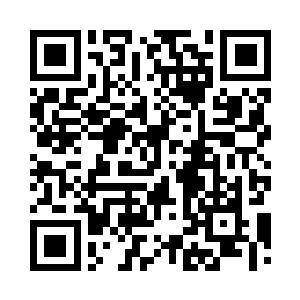 遇到的人都用这种暧昧的表情看着她二维码生成