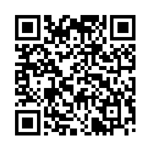 那一双大眼睛刚好只能是看到秦宇的下巴二维码生成