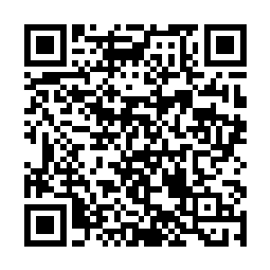 那一头在阳光下浮现漂亮光芒的飘逸长发性感而迷人二维码生成