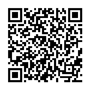 那三枚断裂的刀刃依旧处在李耀隔空御物神通的控制之下二维码生成