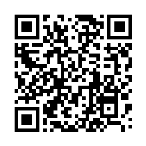 那两个彪悍男人却站在门口挡住了路二维码生成