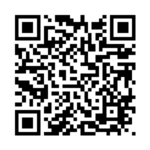 那个人完全是被傀儡一般的操控着二维码生成