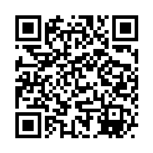 那个光头男从指间喷涌出几十束飞刃要杀你二维码生成