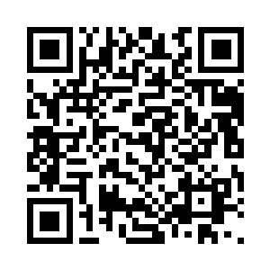 那个冒失鬼的确是不小心才把白灵泼湿的二维码生成