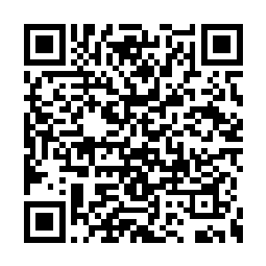 那个喝茶的老头只要拉一下茶几旁边的一个绳铃二维码生成