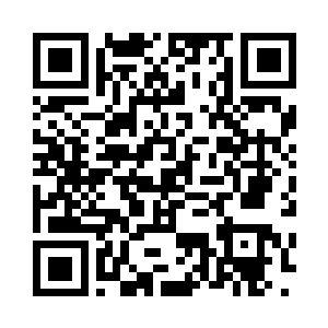 那个坐着绣衣袍俏丽的妇人对她一笑二维码生成