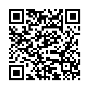 那个接走名片的老管家小碎步的走了过来二维码生成