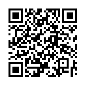 那个被炮弹炸出的坑洞就在路面的一侧二维码生成