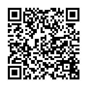 那个青年在张铁站起来的时候那锐利的眼光就盯在了张铁的脸上二维码生成