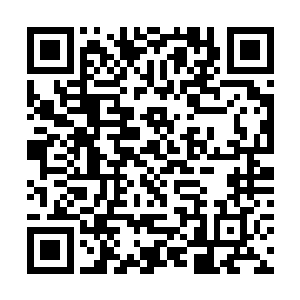 那么罗根答应提供给我们的武器和资金又怎么运过来二维码生成