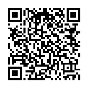 那么重的一个大男人难道还等她亲自帮他换衣服二维码生成