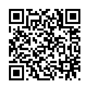 那五个人在等待着什么秘密武器似的二维码生成