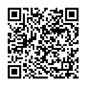 那些从水沲反射上去的月光就跟舞台的灯光镜一般二维码生成