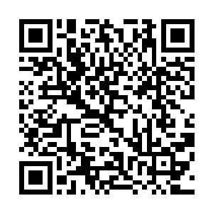 那些医生护士见到那个家伙脖子上血红的血痕心里一阵骇然二维码生成