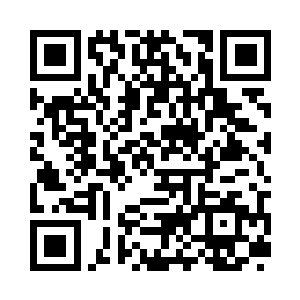 那些擦肩而过的行人几乎没意识到这是拍戏二维码生成