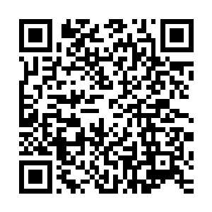 那些看上去密不透风的人群就仿佛是给他让出了一条通道一样二维码生成
