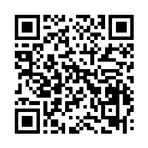 那些路障碍和那些站在那里的人被炸飞了二维码生成