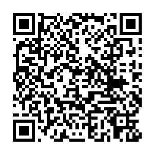 那从波塞冬体内宣泄而出的五色火焰也被埃吉尔和雅典娜给挡了下来二维码生成