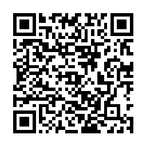 那令人闻之垂涎的酒香就这么萦萦绕饶的飘散开来二维码生成