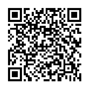 那伙计没想到这衣着普通的年轻夫妇出手这样大方二维码生成