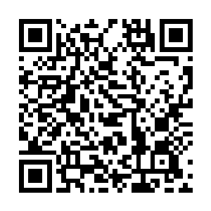 那冰冷的唇带着狂妄霸道地在她娇软的红唇上肆意品尝二维码生成