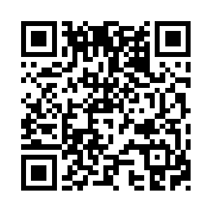 那刚才走进房中的中年男子离开自家院落二维码生成