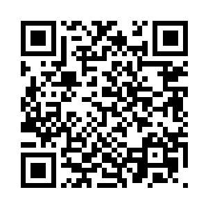 那名九鼎门的主持人恭敬的鞠了一躬二维码生成