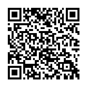 那圆柱形的冰块已经被一道闪过的黄光一分为二二维码生成