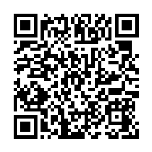 那在箭头绽放而出的瑰丽火焰划出一道流光异彩二维码生成