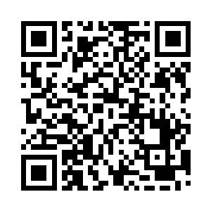 那夜光下有些微微闪光的唇瓣刚张开二维码生成