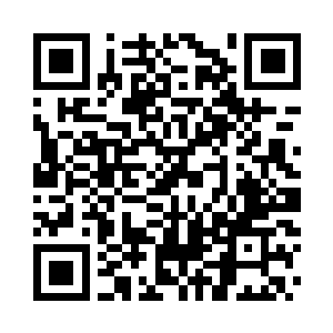 那女子穿着宝蓝色缠枝菊花纹织锦缎上衫二维码生成