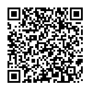 那工作人员转头看了看整个儿室内解石场中到处都在轰鸣着的解石机二维码生成