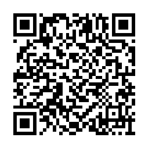 那年轻男人这会也是非常嚣张的从车里走了出来二维码生成