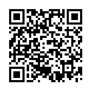 那年轻的男子稍微露出稍微挣扎的表情二维码生成