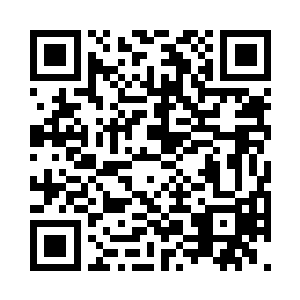 那戴眼镜的小个子男差点从椅子上跳起来二维码生成