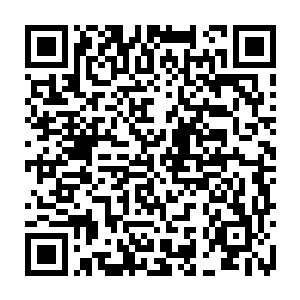 那执事交代一声就从高台后面的走出径直走进后面不远的漩涡状空间门里二维码生成