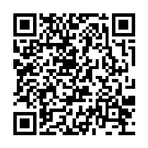 那方老头却还一脸得意和迷离地脱光了衣服到处乱跑二维码生成