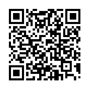 那是因为他正在往她们的那里偷看……二维码生成