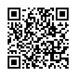 那栋木头建筑就是个充满北美风情的接待厅二维码生成