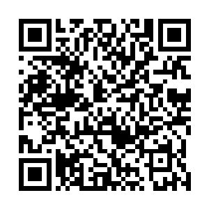 那死鱼眼男人是在问询一男的是否曾经在外面留下私生子二维码生成