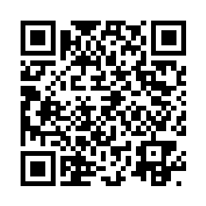 那狼熊已然探出一对厚重粗壮的前臂二维码生成