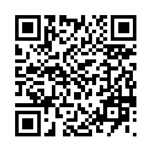 那瓶药稳稳的落在了他们身侧的桌子上二维码生成